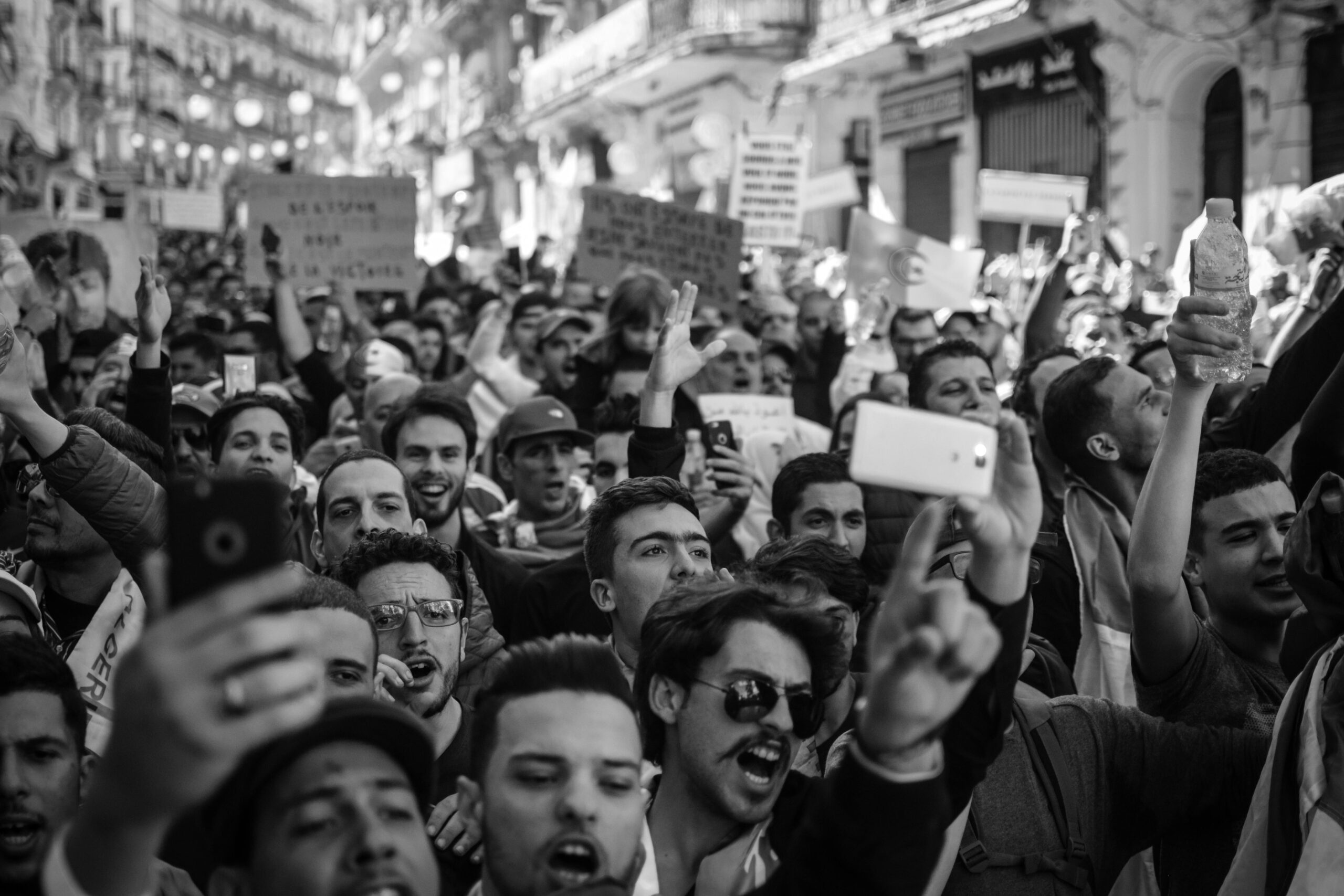 Sociedad civil: el motor invisible de una democracia fuerte